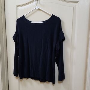 UGG BLACK RUFFLE SWEATER